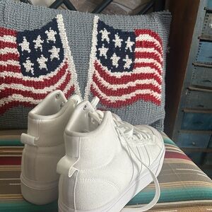 Adidas Brevada Sneakers